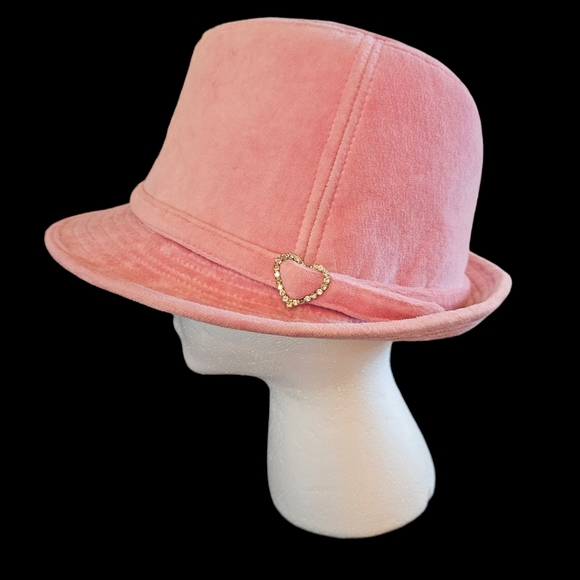 Pink Fedora hat cute heart accent. - Picture 5 of 11